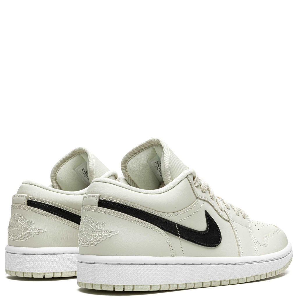 AIR JORDAN 1 LOW COCONUT MILK (W)